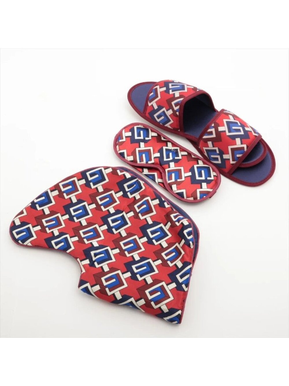 Gucci Geometric Travel Set Eye Mask Slippers Air Pillow Pouch